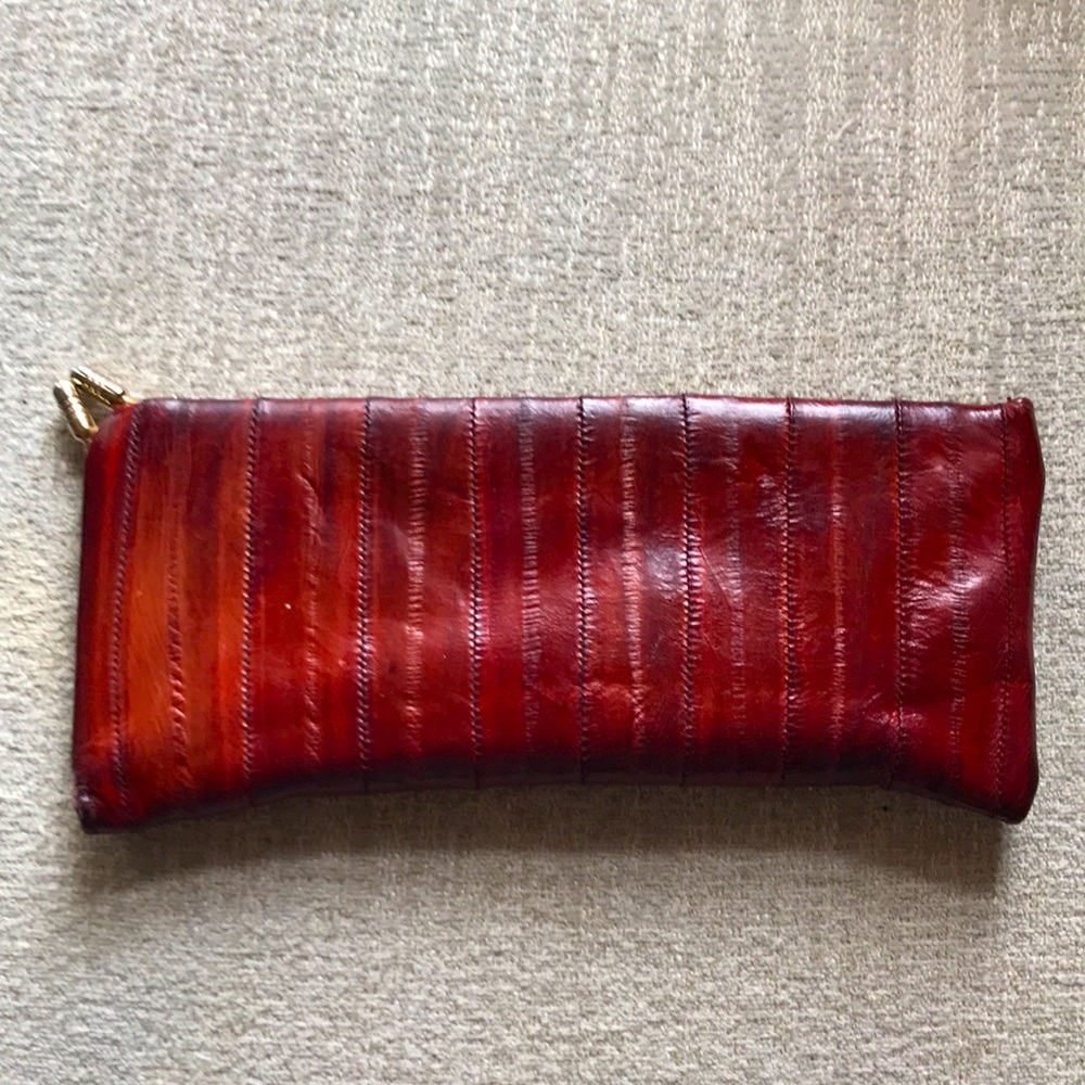 🟦Woman’s Vintage Eel Skin Change Purse With Velvet Interior